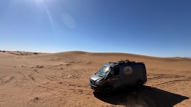 Offroad Reise durch die Wüste Marokkos mit Allrad Van