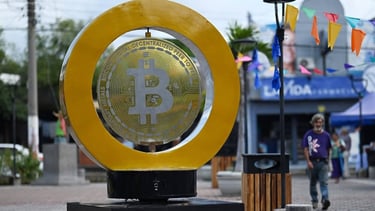 Bitcoin’s Rollercoaster Week: Hawkish Fed Signals and Trump’s Crypto Plans Shake the Market