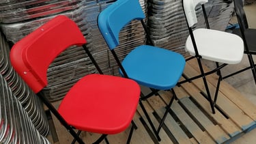 Silla pelgable de colores Venta de Mobiliario para Eventos Fiestas del Sol Mobiliario www.sillasymes