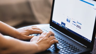 Análise de resultados de redes sociais e marketing digital