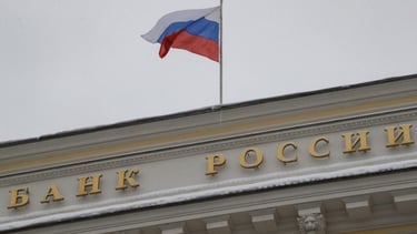 L’UE adopte une loi permettant l’utilisation des bénéfices générés par les actifs russes gelés