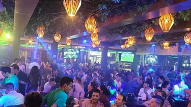Restaurantes y bares en Acapulco.  En la imagen el restaurant bar donde trabajamos.