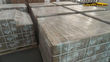 pallets of prismatic LiFePO4 battery cells in package