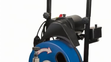 plomero con sonda eléctrica