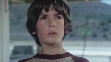 Mathew Labyorteaux in Tarantulas: The Deadly Cargo
