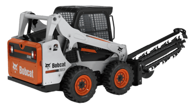 BOBCAT COM IMPLEMENTO VALETADEIRA DE TERRA