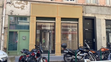 Façade modernisée avec enseigne sur mesure My Baby Spa - AVOSPUB