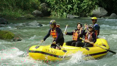 Rafting di Sungai Elo menjadi salah satu aktivitas wisata petualangan paling populer di Magelang