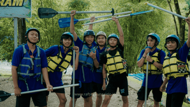 Jelajahi Elo rafting dengan paket spesial, aman, seru, dan penuh kesan.