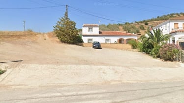 Zona de aparcamiento y punto de encuentro