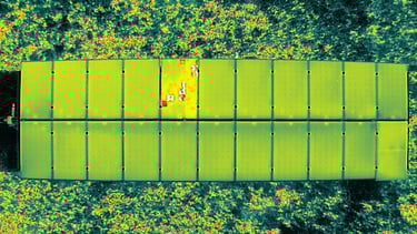 Saulės elektrinių termovizija dronu
