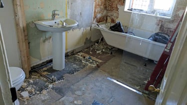 Water leakage and ceiling damage in UK property qualifying for stamp duty rebate due to uninhabitabl