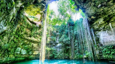 vista interna cenote ikkil