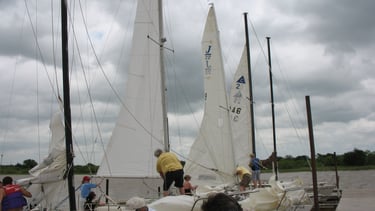 WFSC - Sailors preparing for a Sailboat Race