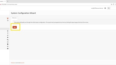 Interface web do OPNsense mostrando o wizard inicial