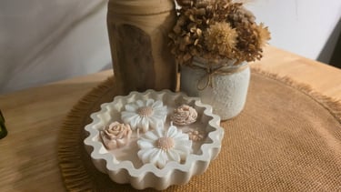 Elegant decorated creamy soy wax wavy bowl. Neutral colours. Stunning florals with calming scent.