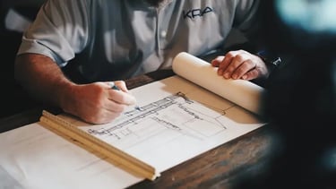 Travaux de rénovation électrique complète pour maison et commerce par JLS Électrique.