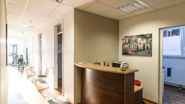 Entrance area of the Osteophysiio® Wolfgang Kellner practice in Garmisch-Partenkirchen