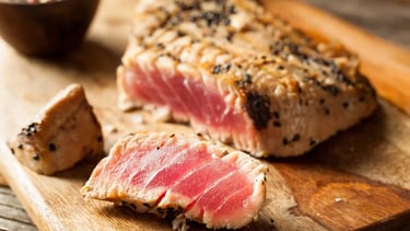Seared tuna steak with pepper crust, a fine dining dish served in Marbella
