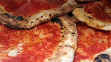 foto de pizzas em Nápoles