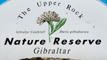 foto da placa da reserva natural de Gibraltar