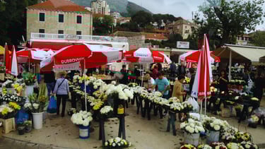foto do mercado de flores no centro de Dubrovnik