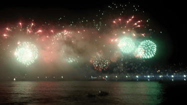 queima de fogos em copacabana vista do navio hoje