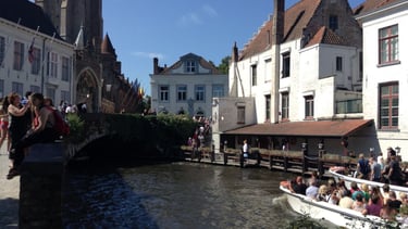 foto da cidade de Bruges vista da ponte