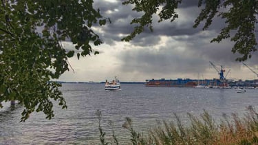 foto da vista do fiorde de kiel para o mar