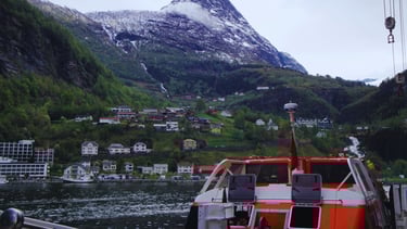 foto desembarque do navio em Geiranger