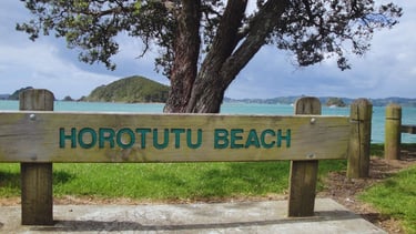 vista da praia de Horotutu beach no Bay of Islands