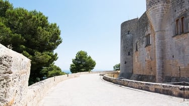 foto do exterior do castelo Bellver da cidade de palma mallorca