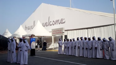 foto da chegada no porto de abu dhabi