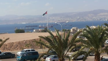 Vista da cidade de Aqaba para o porto.