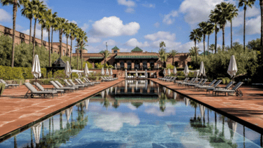 alt="piscine polyester maroc"