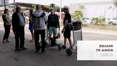 Família de Edjair se encontra no aeroporto antes de viajar para comemorar seus 70 anos em Corumbá GO