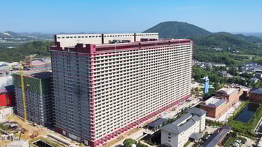  China's 26 storey pig farm skyscraper for 650,000 animals