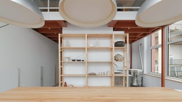 Keramikos studijos interjeras