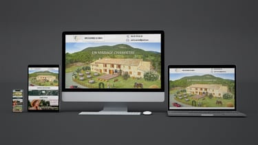 Site VEFA moderne affichant une visualisation 3D sur plusieurs écrans