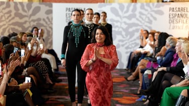 Cuando la joya cuenta una historia: Ana Barrios deslumbra con “Raíces”