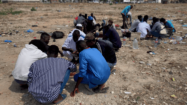 "THIS JUNGO LIFE" takes us inside the lives of young refugees and asylum seekers from Sudan, living on the streets of Morocco