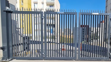 kanatlı katlanır kapı, katlanır kapı,, otomatik bahçe kapısı, motorlu bahçe kapısı.