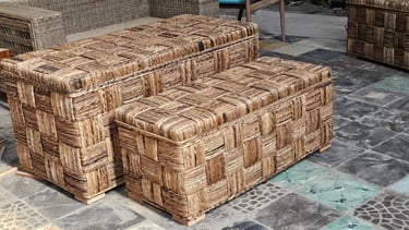 Set of 2 chests with lids. Mahogany frame with banana fiber weave. Perfect for storing pillows, doll