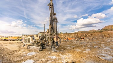 foreuse en activité sur un chantier