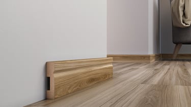 piso laminado com detalhe de rodapé