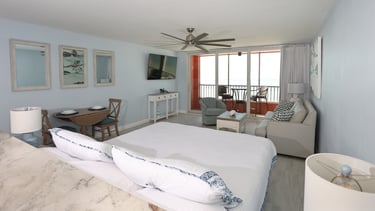 Best vacation rentals views on fort Myers beach best Margaretville and pink shell competitor FMB