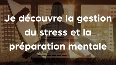 une personne qui respire avec un ordinateur 