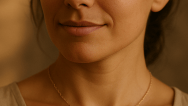 necklace to reduce anxiety & stress on the go