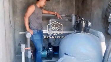 instalasi kolam renang oleh teknisi dayanapool