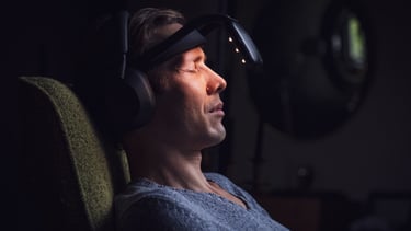 Mees kasutab neurovizar it